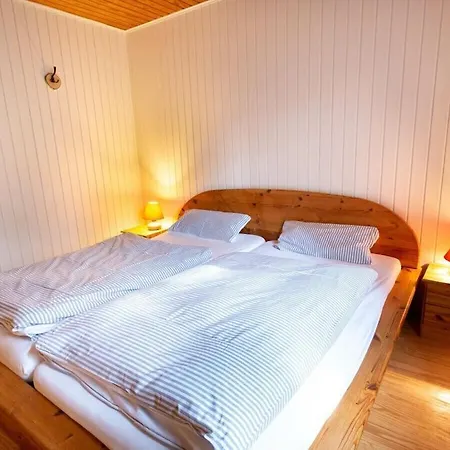With 2 Bedrooms بيت للعطل *